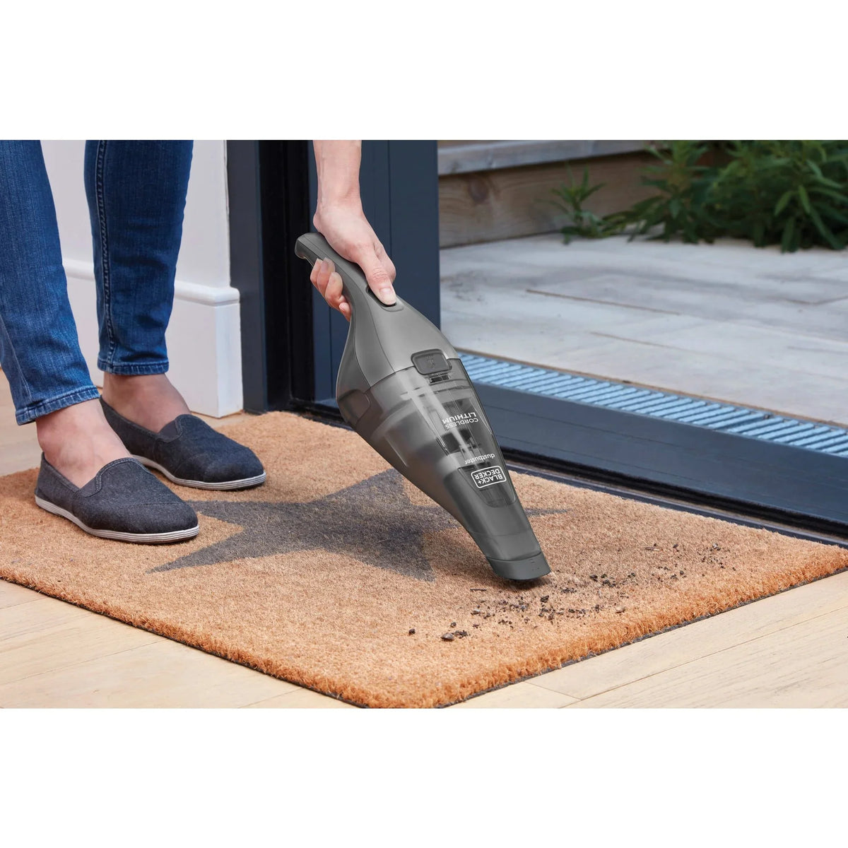 Black & Decker dustbuster QuickClean™ Cordless and Vacuum